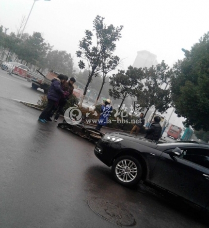 QQ截图20121214120439.jpg
