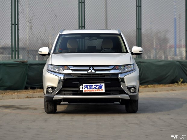 d_autohomecar__wKgH3FaTYkSAM52CAAWhz77JQM0460.jpg