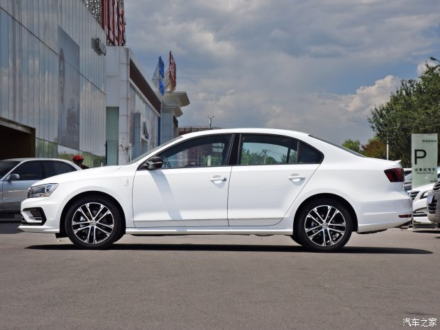 d_autohomecar__wKjBzFdtBTuAW_xzAAfkd5U5nm4907.jpg