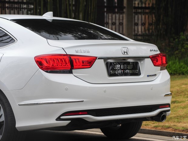 d_autohomecar__wKgFU1hceJmASw_3AAYUY2Xpx2o733.jpg