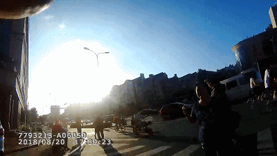 yPjd-hicsiax1007476.gif