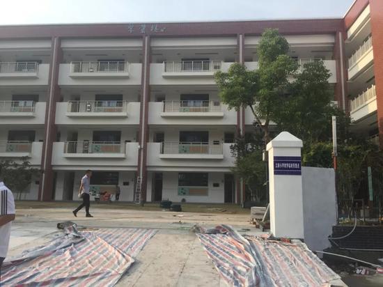 7En1-hiixpun6052619.jpg