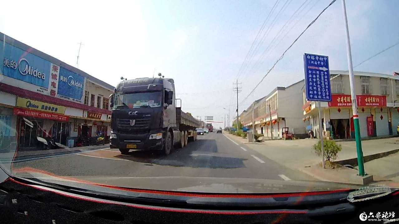 124758yjq5wa0awf05r1jx_副本.jpg