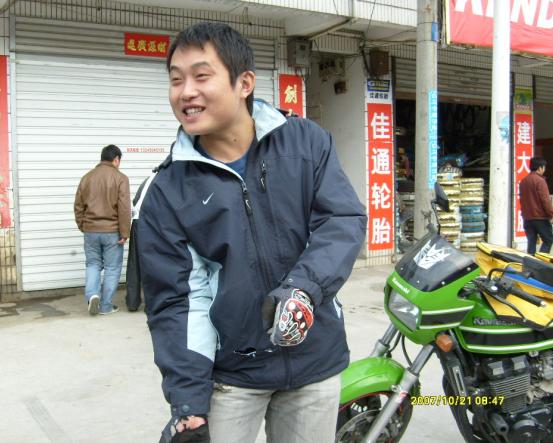 哈哈!受伤了.jpg