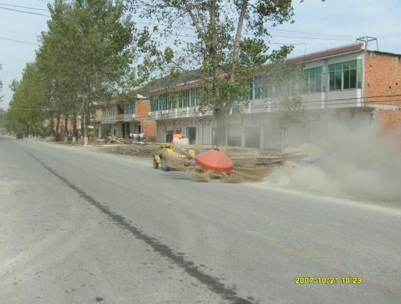 自动扫路机.jpg